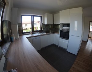 Lakás 4 szobák kiadó on Cluj-napoca, Zóna Manastur