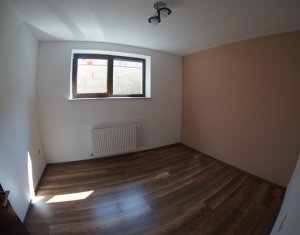 Lakás 5 szobák kiadó on Cluj-napoca, Zóna Manastur