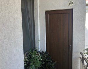 Lakás 3 szobák eladó on Floresti