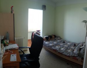 Lakás 4 szobák eladó on Cluj-napoca, Zóna Manastur