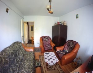 Lakás 4 szobák eladó on Cluj-napoca, Zóna Manastur