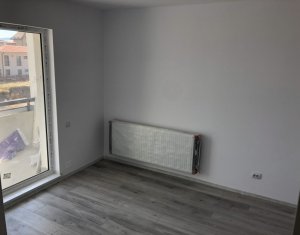 Lakás 3 szobák eladó on Floresti