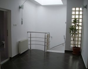 Ház 5 szobák eladó on Cluj-napoca, Zóna Manastur