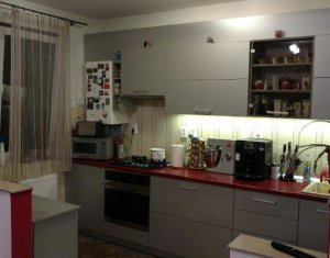 Lakás 3 szobák eladó on Floresti