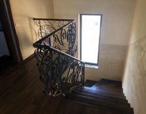 Ház 5 szobák eladó on Floresti