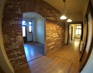 Lakás 5 szobák kiadó on Cluj-napoca, Zóna Centru