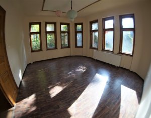 Lakás 5 szobák kiadó on Cluj-napoca, Zóna Centru