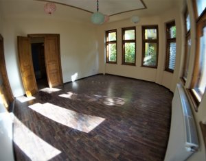 Lakás 5 szobák kiadó on Cluj-napoca, Zóna Centru