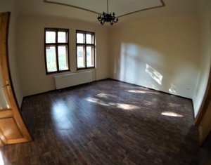 Lakás 5 szobák kiadó on Cluj-napoca, Zóna Centru