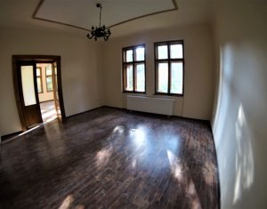 Lakás 5 szobák kiadó on Cluj-napoca, Zóna Centru