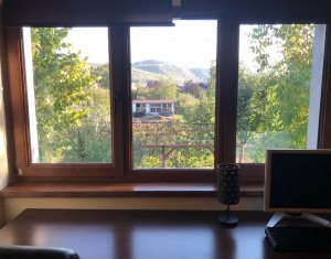 Ház 4 szobák kiadó on Floresti