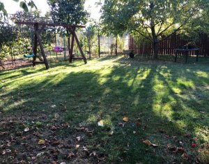 Ház 4 szobák kiadó on Floresti