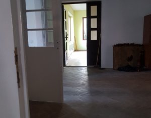Inchiriere birouri la casa in Andrei Muresanu, parcare, curte, gradina