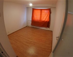 Lakás 4 szobák kiadó on Cluj-napoca, Zóna Manastur