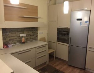 Appartement 3 chambres à louer dans Cluj-napoca, zone Centru