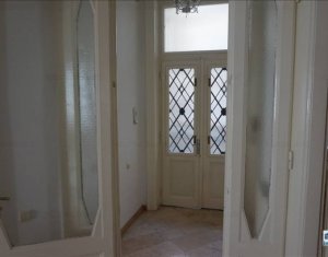 Lakás 5 szobák kiadó on Cluj-napoca, Zóna Centru