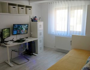 Lakás 3 szobák eladó on Floresti