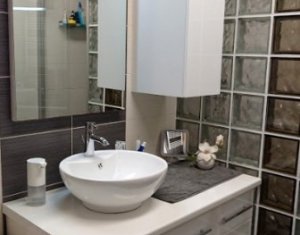 Lakás 3 szobák eladó on Floresti