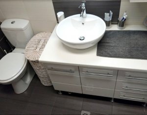 Lakás 3 szobák eladó on Floresti