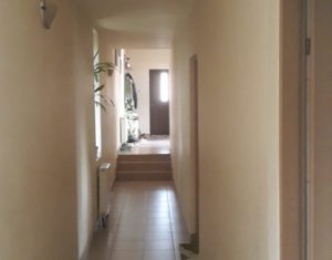 Ház 8 szobák eladó on Floresti