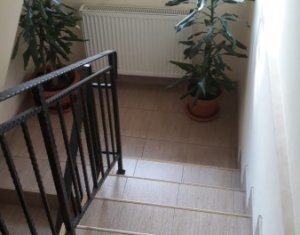 Ház 8 szobák eladó on Floresti