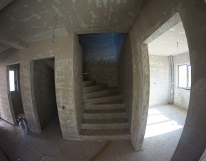 Ház 5 szobák eladó on Dezmir