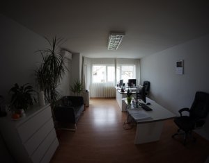 Maison 4 chambres à louer dans Cluj-napoca, zone Zorilor