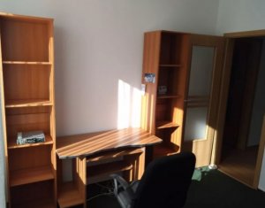 Lakás 3 szobák eladó on Floresti