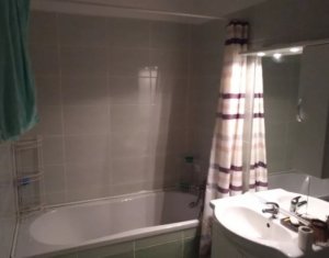 Lakás 3 szobák eladó on Floresti