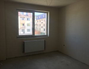 Lakás 3 szobák eladó on Floresti