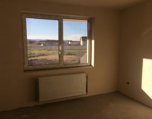 Lakás 3 szobák eladó on Floresti