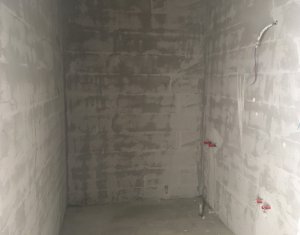 Lakás 3 szobák eladó on Floresti