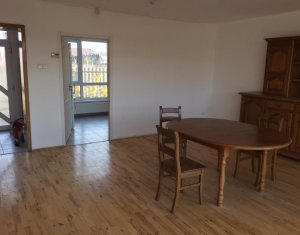 Ház 4 szobák kiadó on Floresti