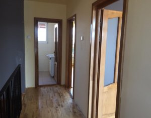 Ház 4 szobák kiadó on Floresti