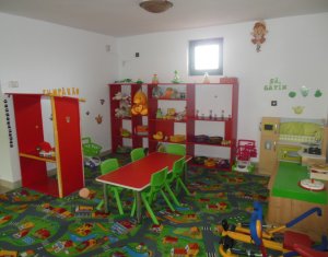 Ház 5 szobák kiadó on Floresti