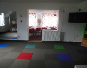 Ház 5 szobák kiadó on Floresti