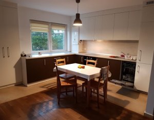 Lakás 4 szobák kiadó on Cluj-napoca, Zóna Centru