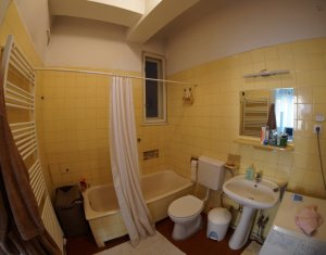 Appartement 4 chambres à louer dans Cluj-napoca, zone Centru