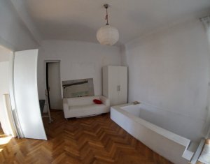 Appartement 4 chambres à louer dans Cluj-napoca, zone Centru