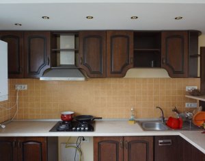 Appartement 4 chambres à louer dans Cluj-napoca, zone Someseni