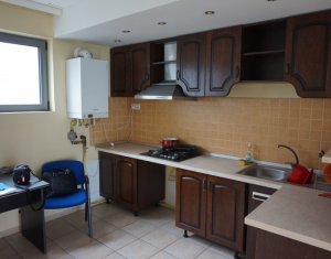 Appartement 4 chambres à louer dans Cluj-napoca, zone Someseni