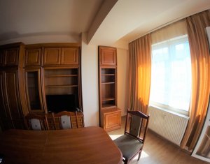 Appartement 3 chambres à louer dans Cluj-napoca, zone Marasti