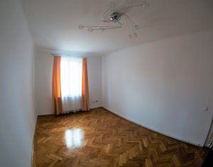 Appartement 3 chambres à louer dans Cluj-napoca, zone Centru