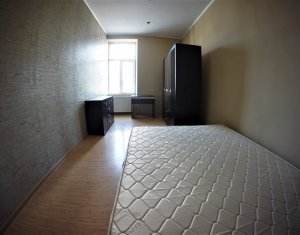 Appartement 3 chambres à louer dans Cluj-napoca, zone Centru
