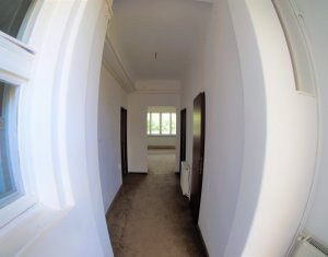 Appartement 5 chambres à louer dans Cluj-napoca, zone Centru