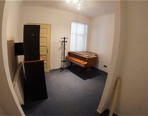 Lakás 4 szobák kiadó on Cluj-napoca, Zóna Centru