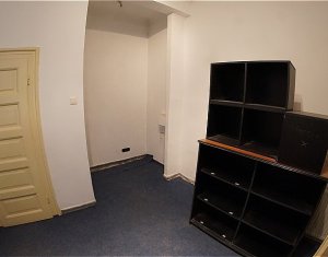 Lakás 4 szobák kiadó on Cluj-napoca, Zóna Centru