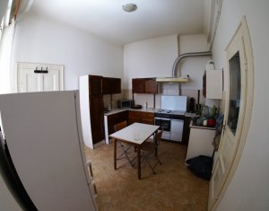 Appartement 3 chambres à louer dans Cluj-napoca, zone Centru