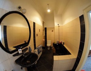 Appartement 3 chambres à louer dans Cluj-napoca, zone Centru