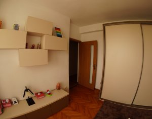 Lakás 4 szobák kiadó on Cluj-napoca, Zóna Manastur